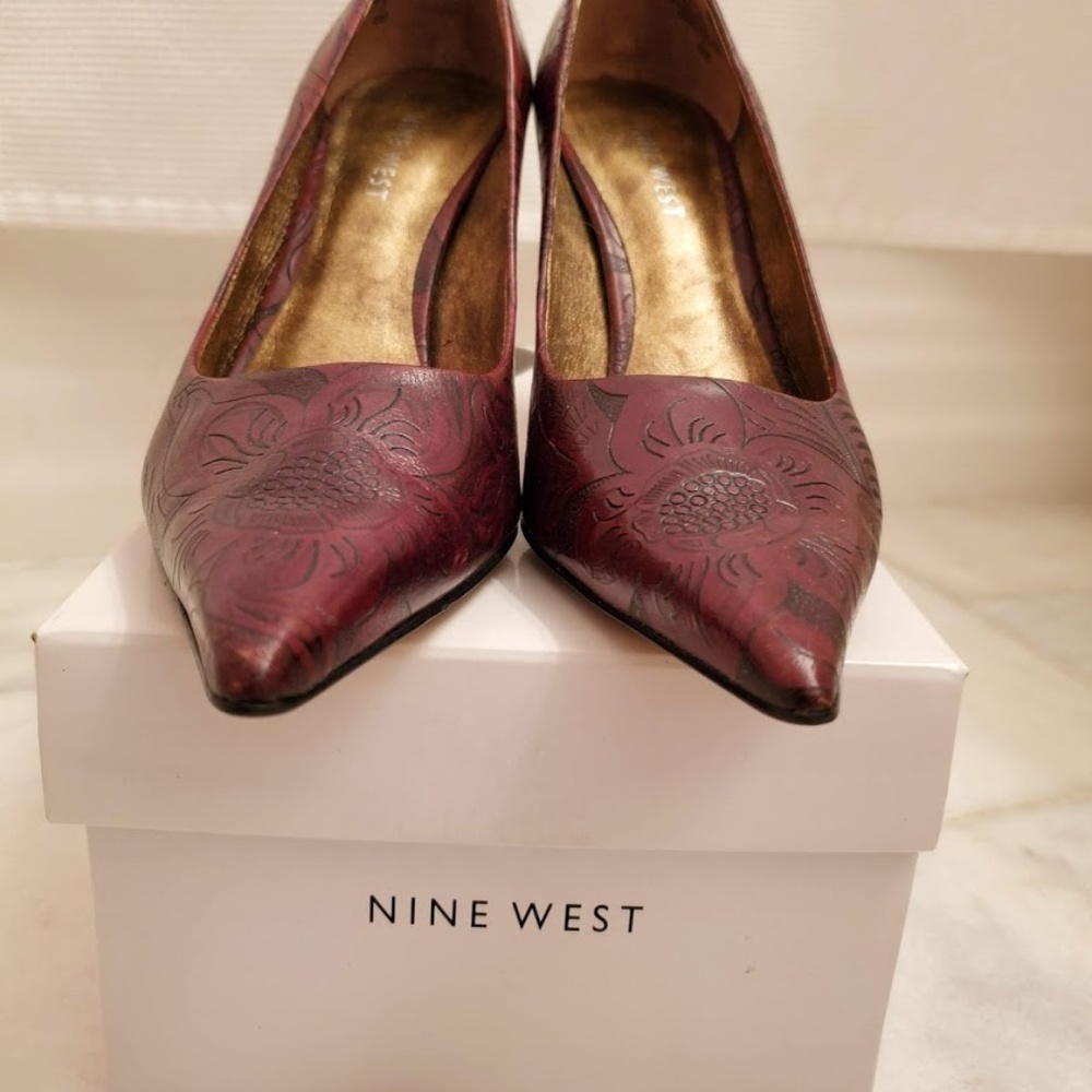 EUC Nine West Freda Heels - Picture 2 of 8